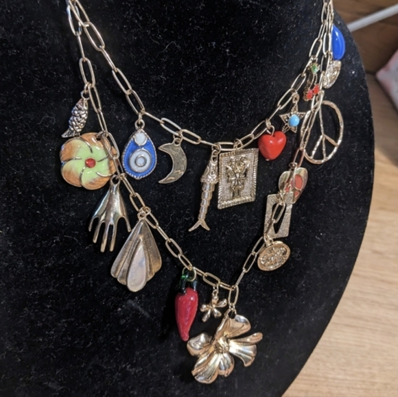 Free People Maxamillion Charm Necklace Flower Power - Picture 2 of 10